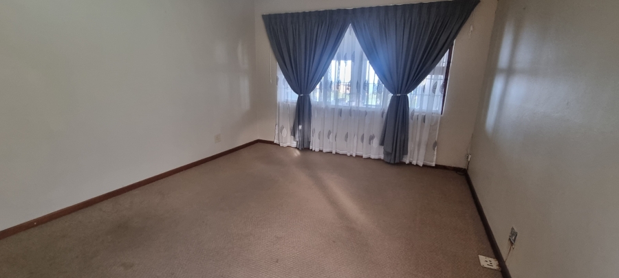 To Let 3 Bedroom Property for Rent in Mossel Bay Central Western Cape